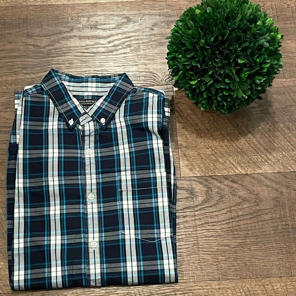 Banana Republic Button Down Shirt  - Small
